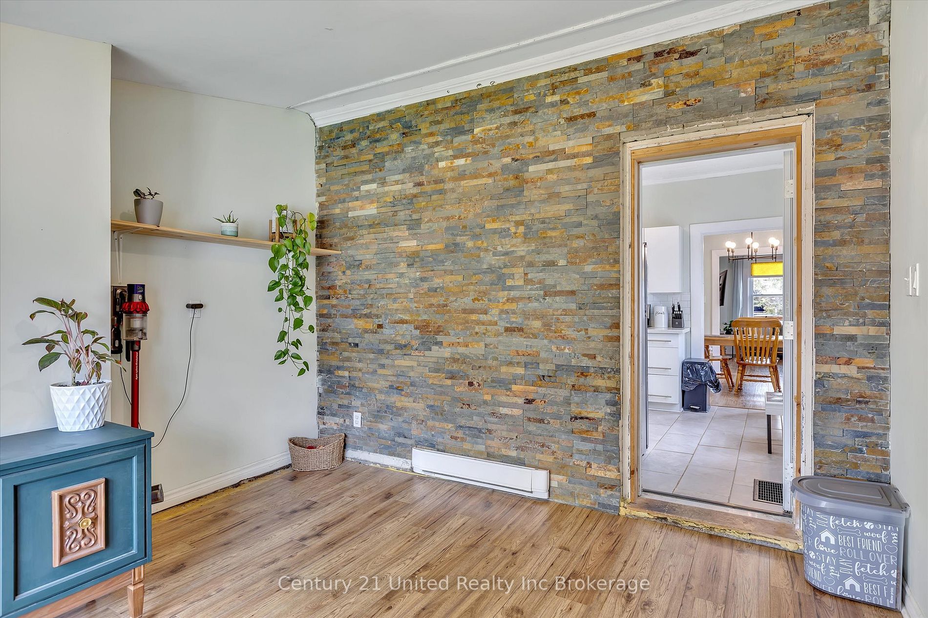 132 Maude St