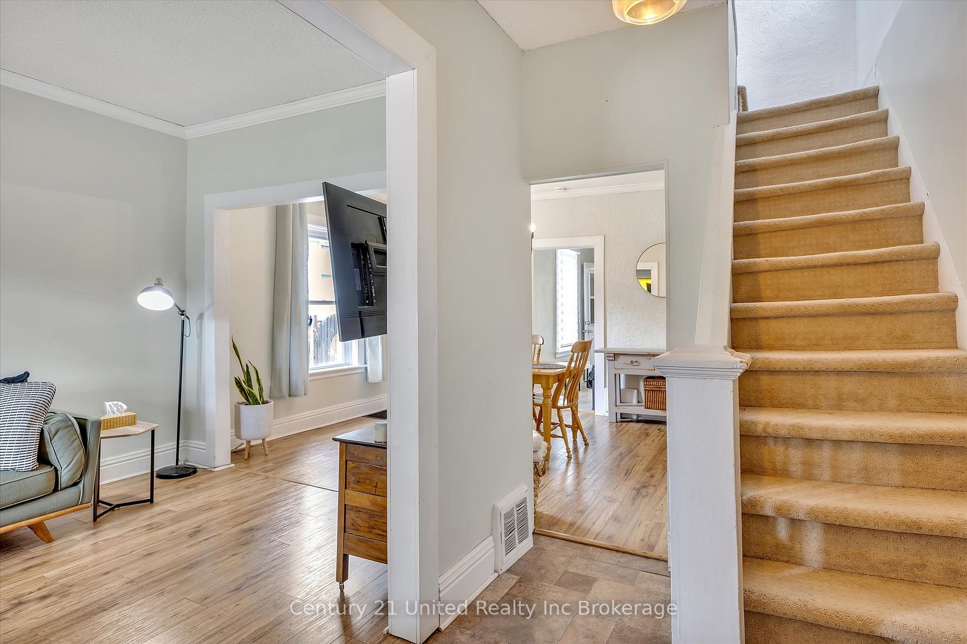 132 Maude St