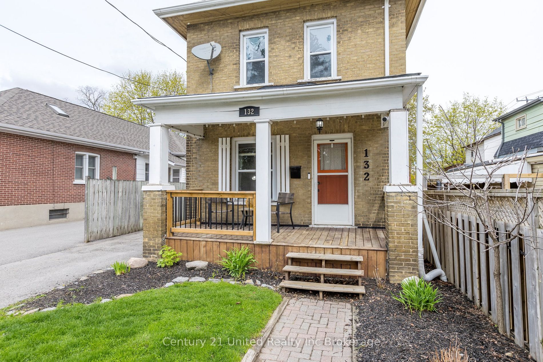 132 Maude St