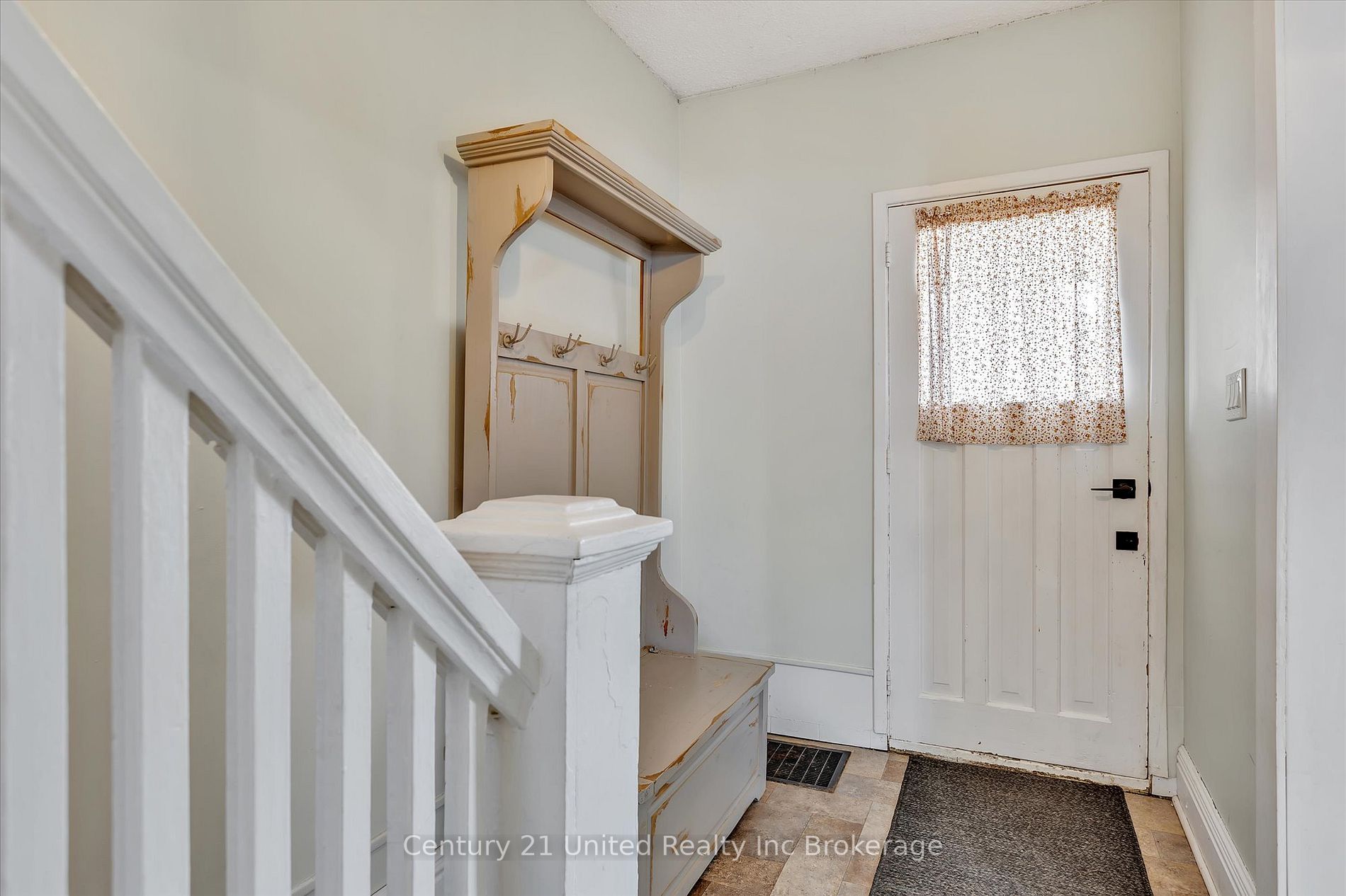132 Maude St