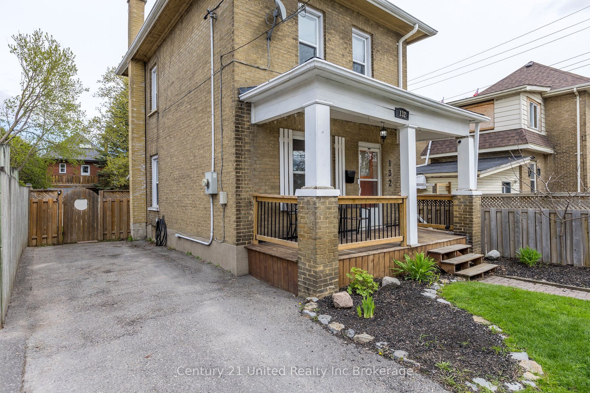 132 Maude St