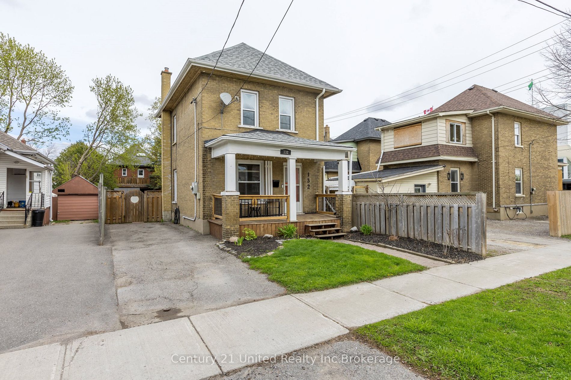 132 Maude St
