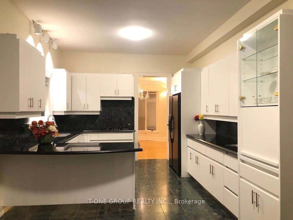 411 Kerman Ave