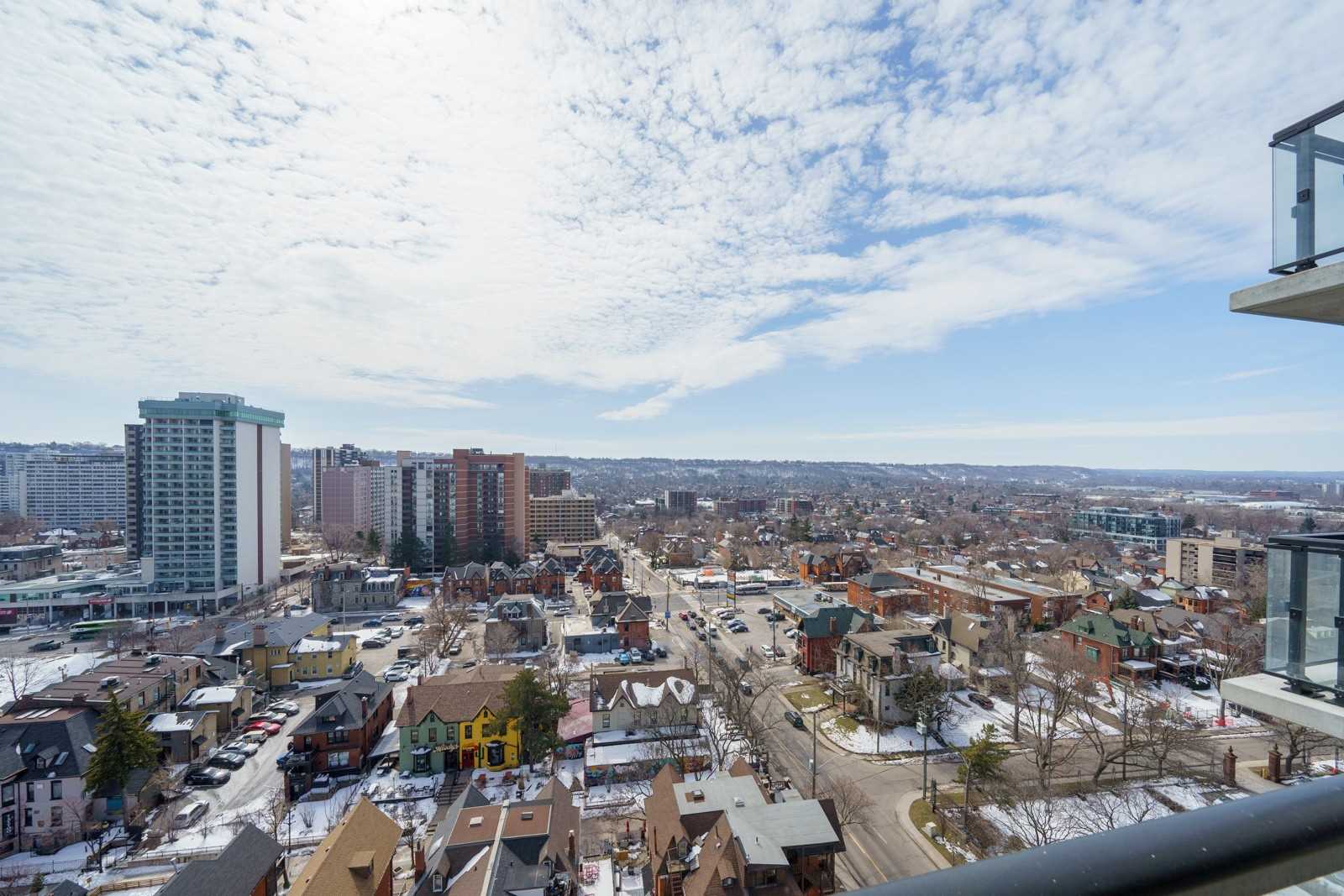 15 Queen St S, #1401