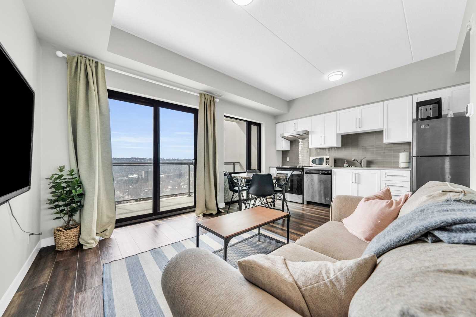 15 Queen St S, #1401