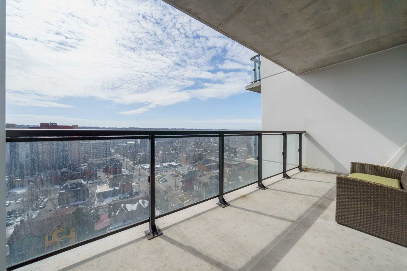 15 Queen St S, #1401