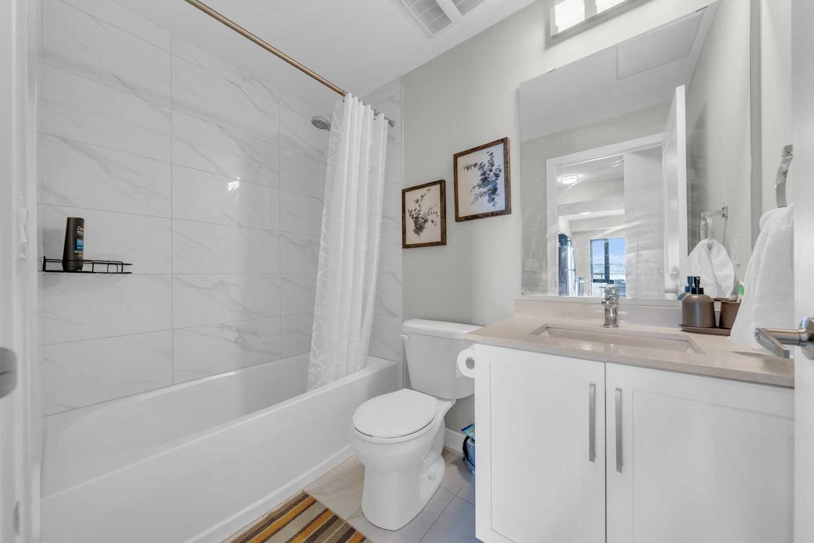 15 Queen St S, #1401