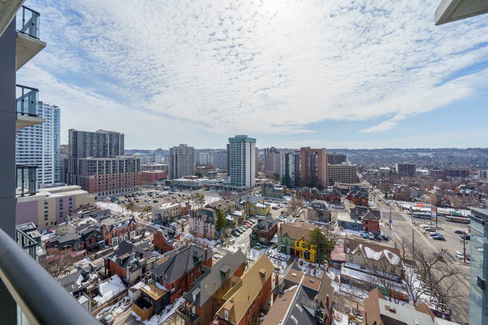15 Queen St S, #1401