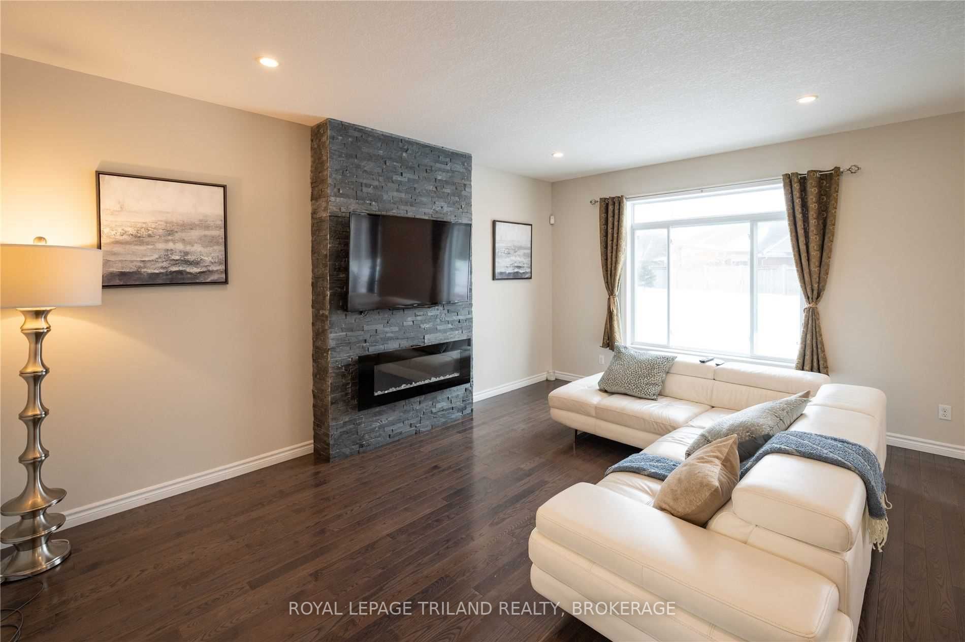 12 Kingfisher Crt