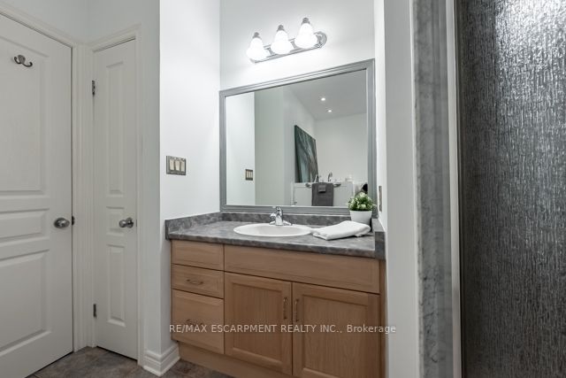 44 Vintners Lane