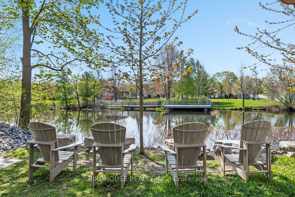 25 King St, #301