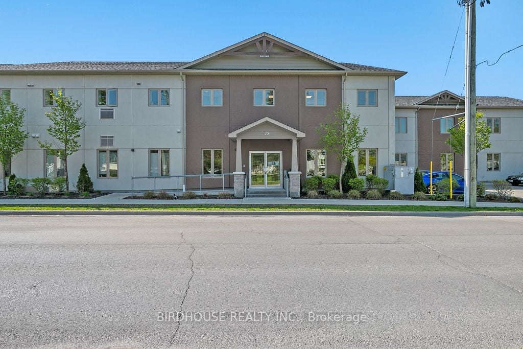 25 King Street, #301