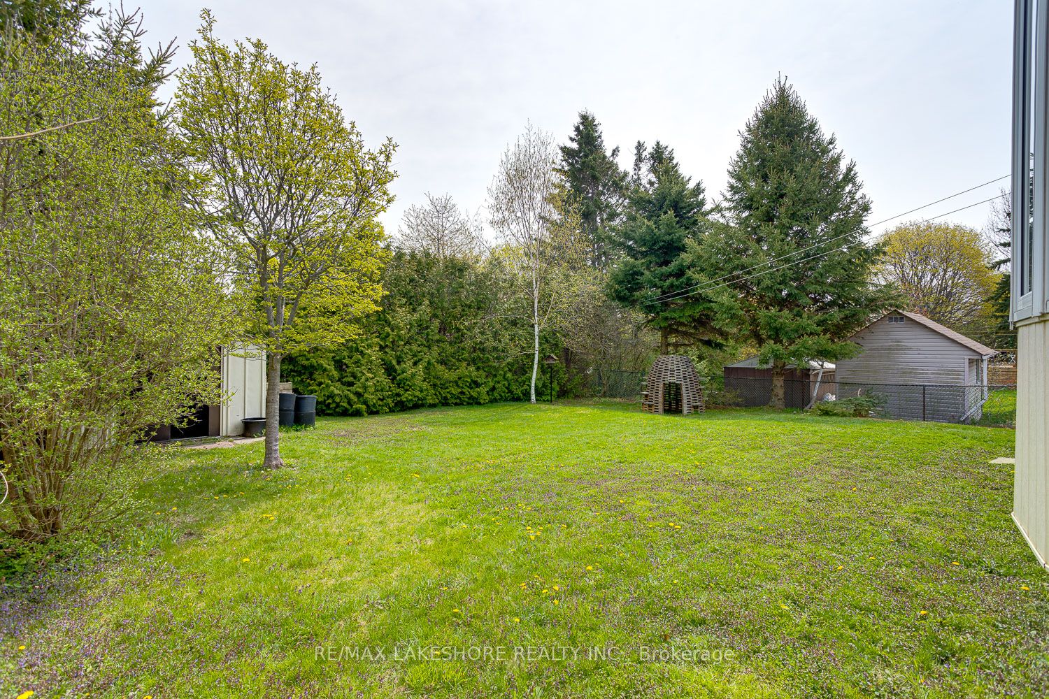42 Coverdale Ave
