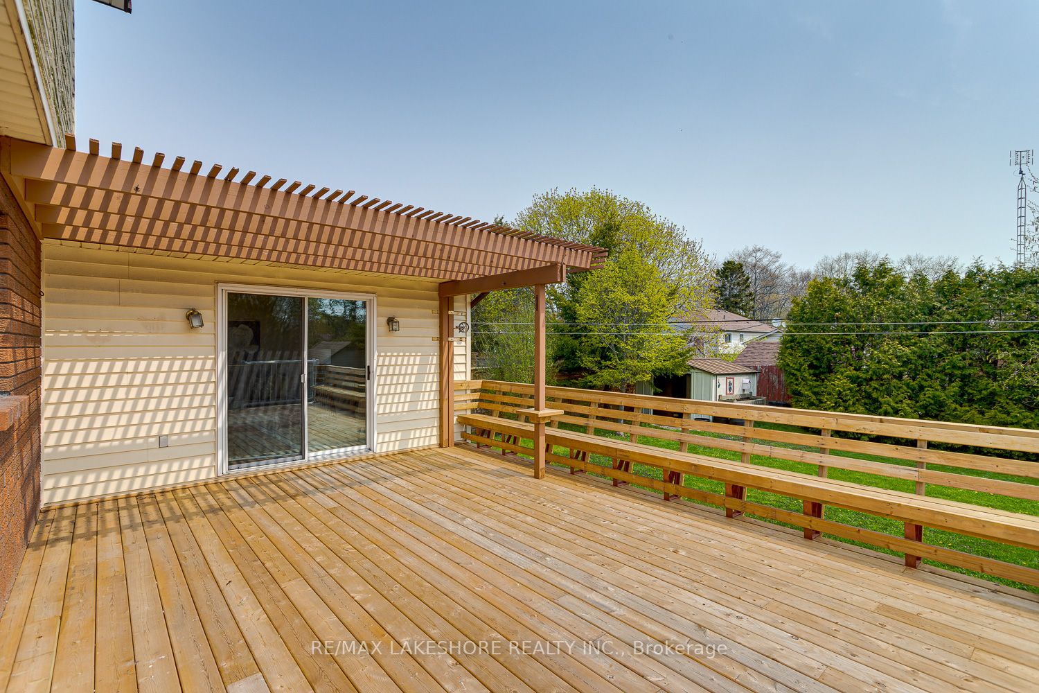 42 Coverdale Ave