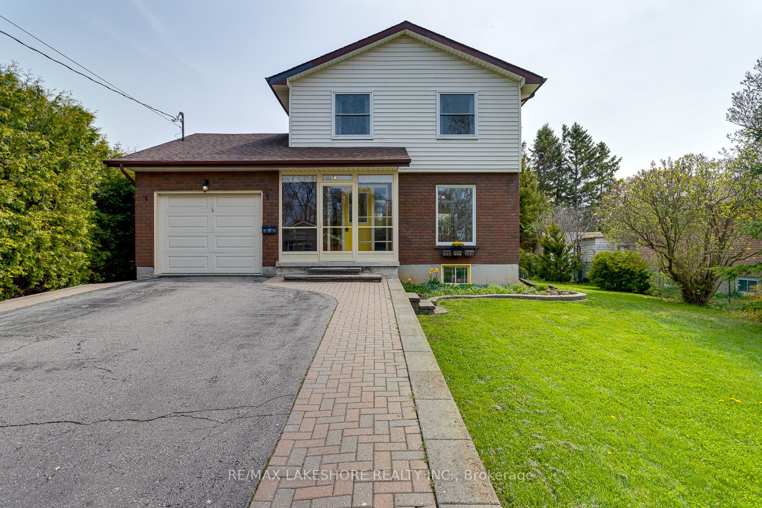 42 Coverdale Ave