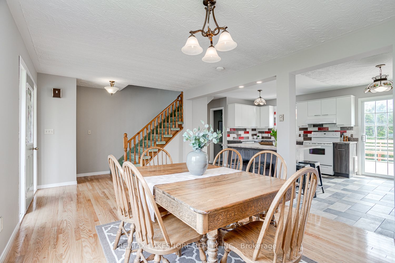 42 Coverdale Ave