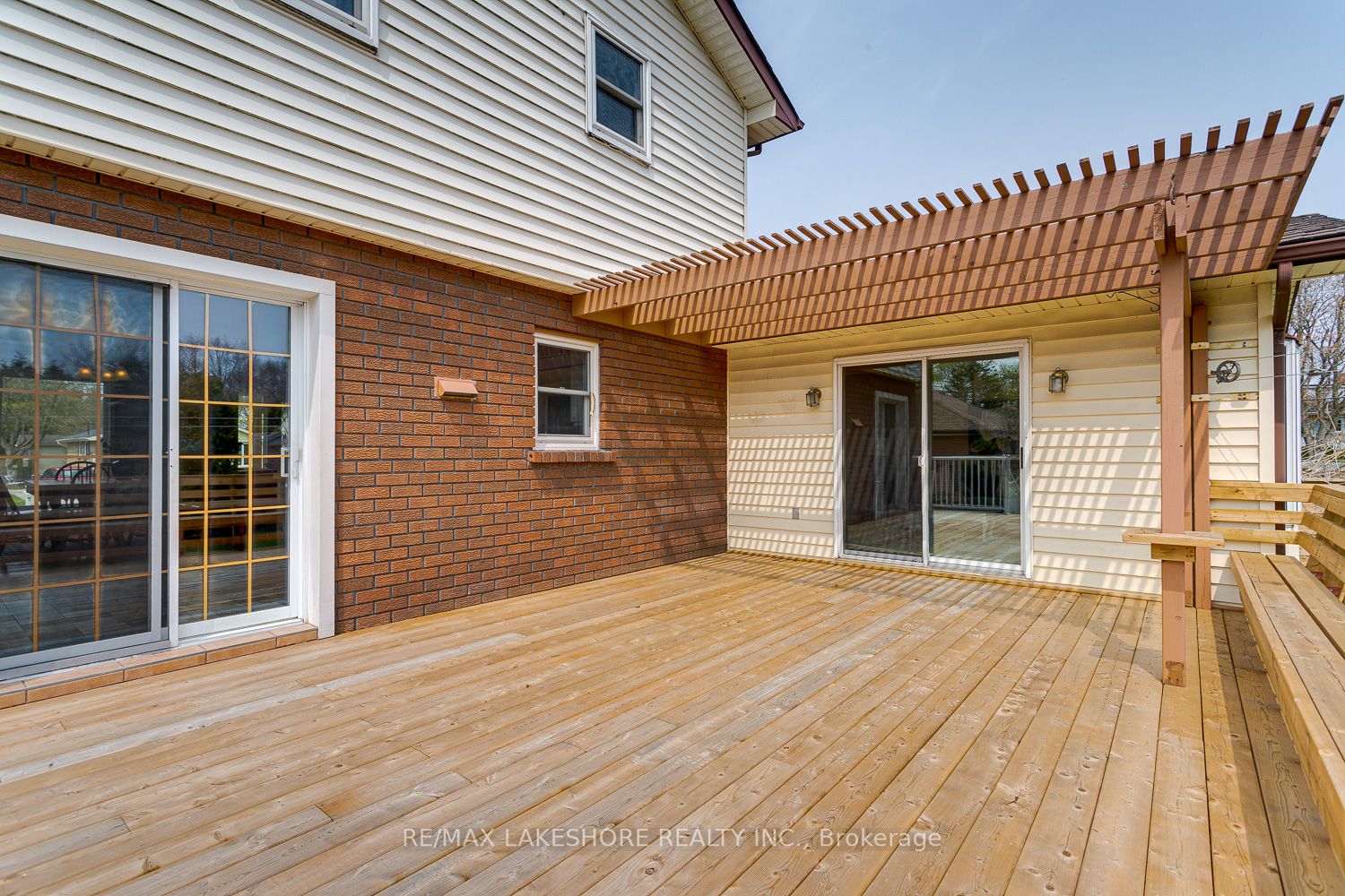 42 Coverdale Ave