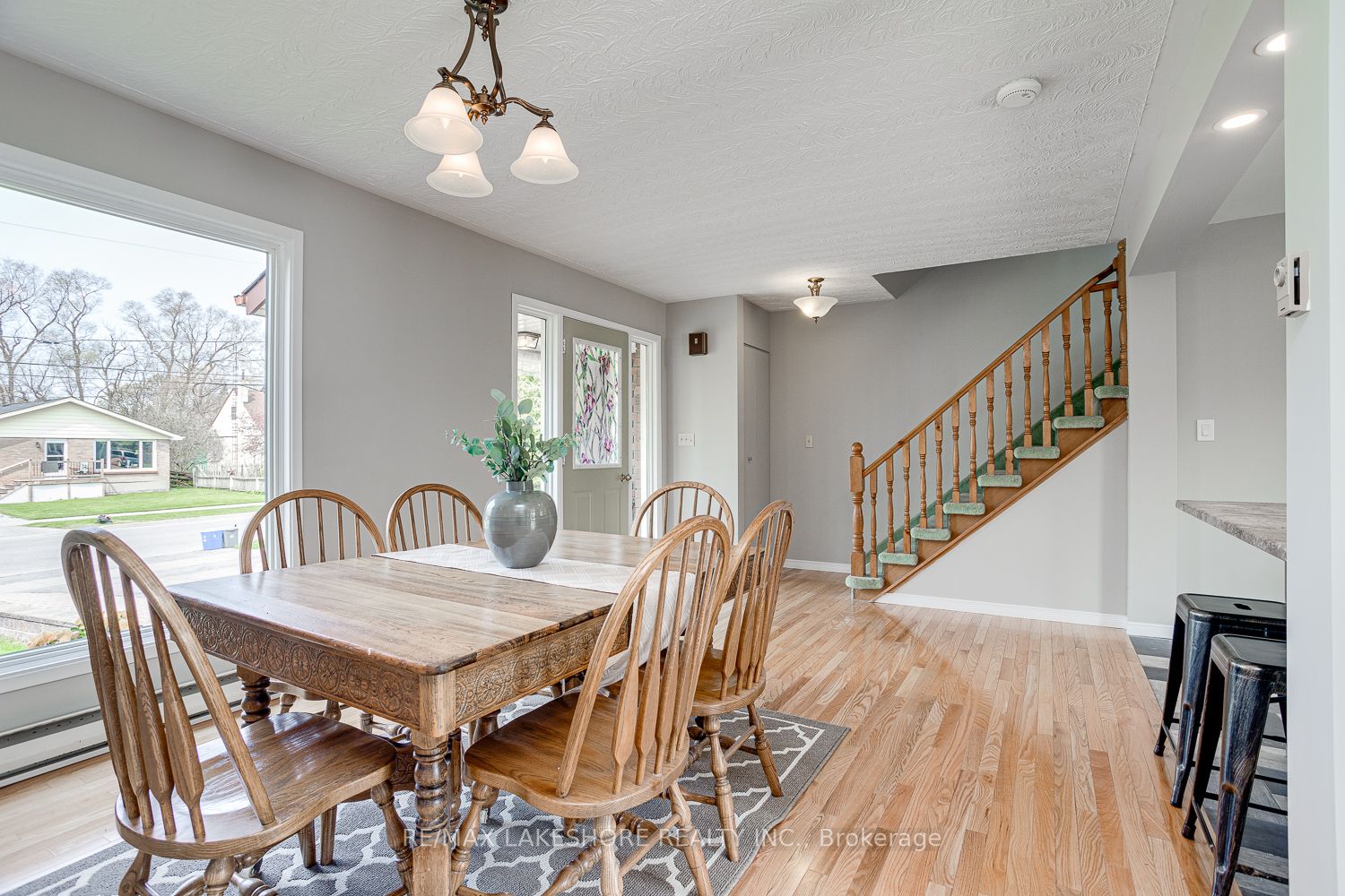 42 Coverdale Ave