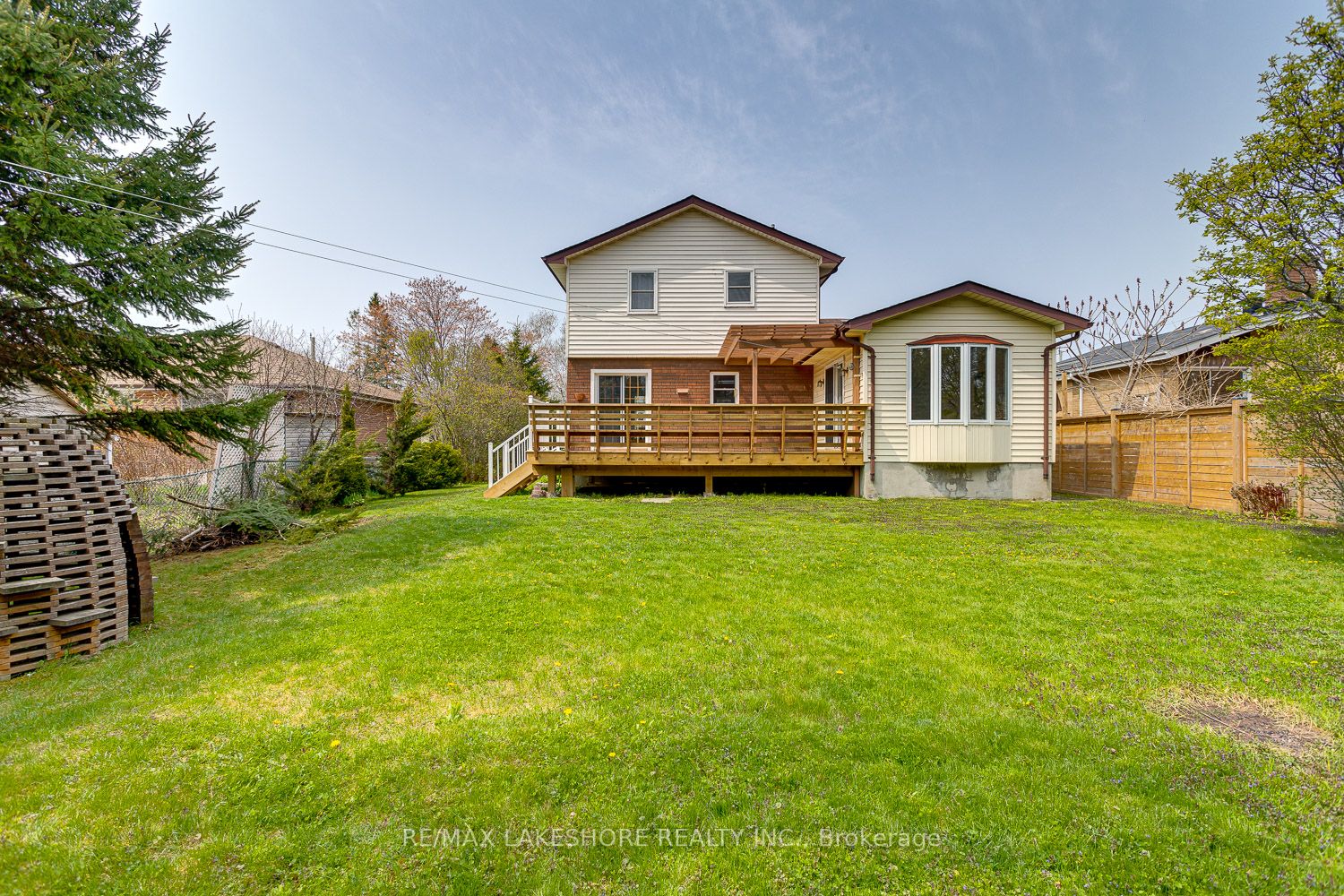 42 Coverdale Ave