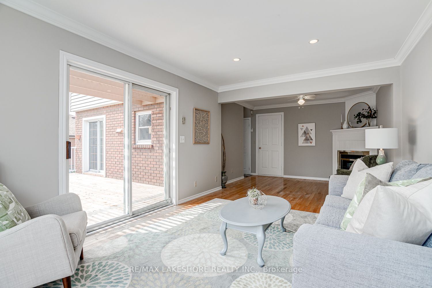 42 Coverdale Ave