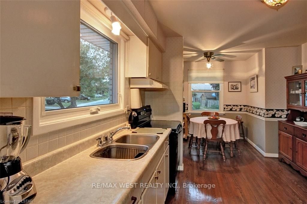 86 Jena Cres