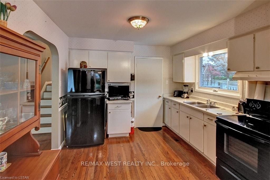 86 Jena Cres