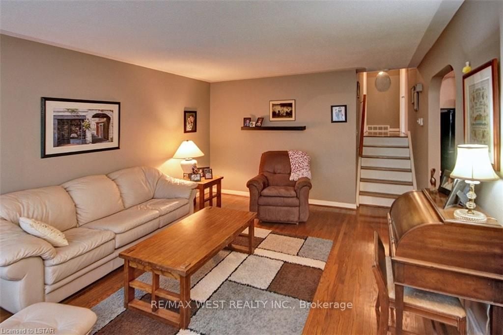 86 Jena Cres
