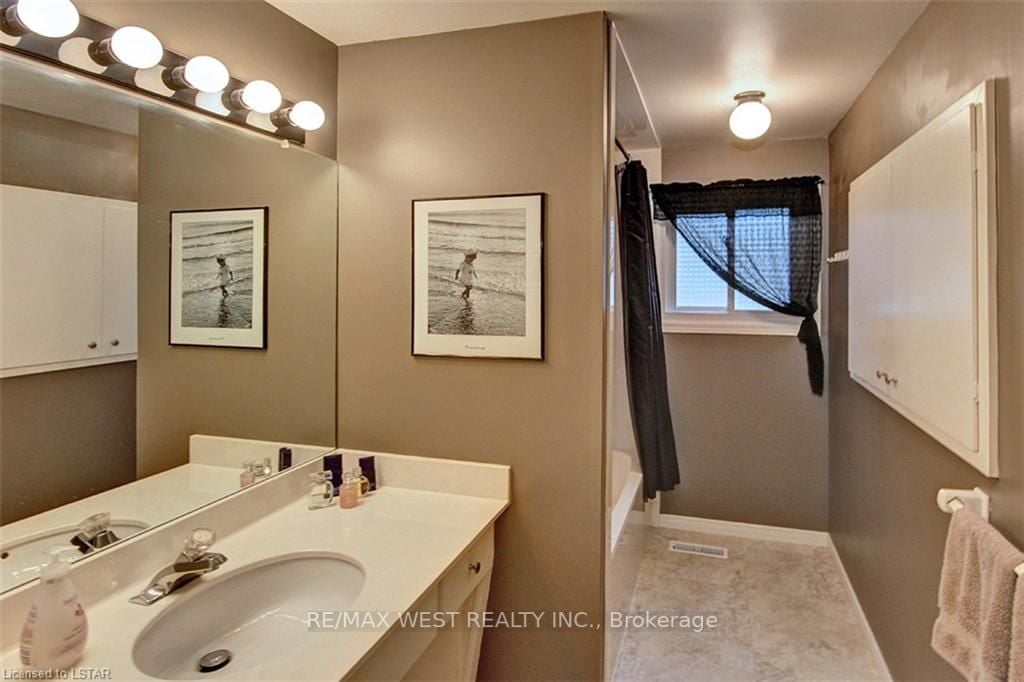 86 Jena Cres