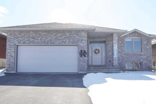 12 Liberty Cres, Quinte West