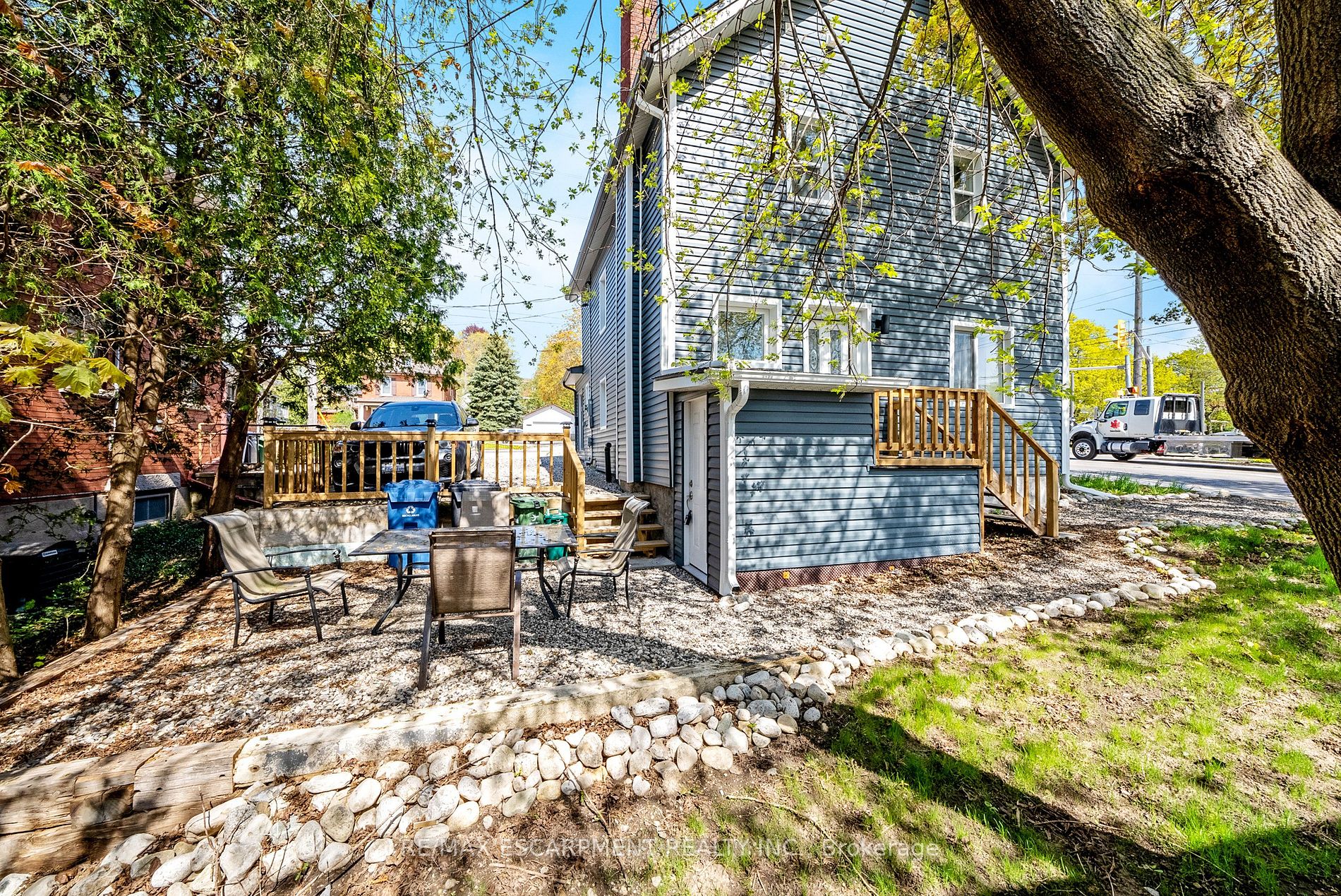 200 Waterloo Avenue