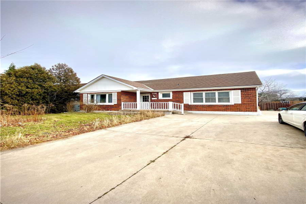140 Gray Rd, Hamilton