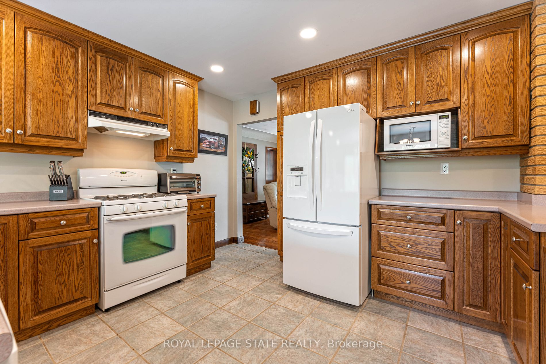 41 Leckie Ave