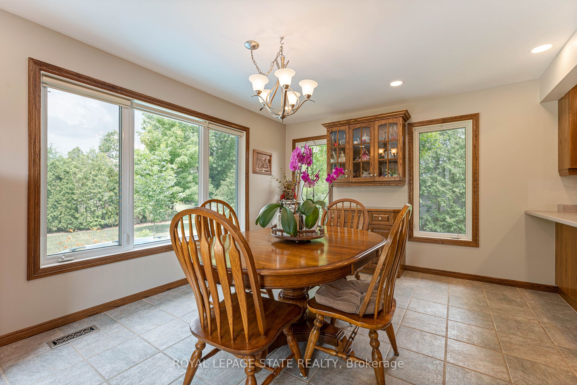 41 Leckie Ave