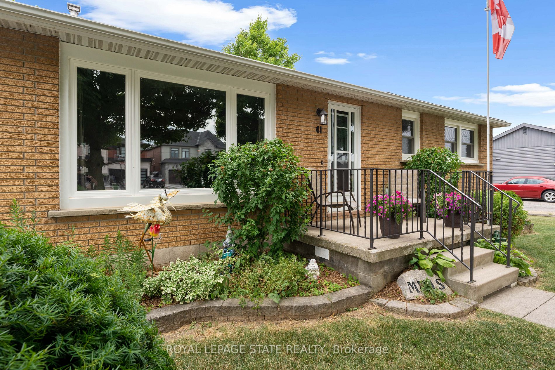 41 Leckie Ave