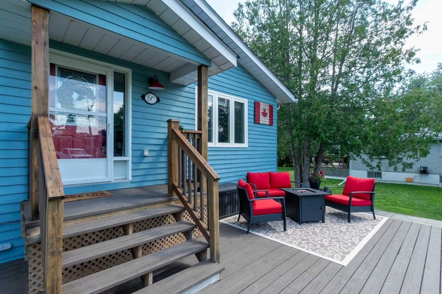 60 River Dr