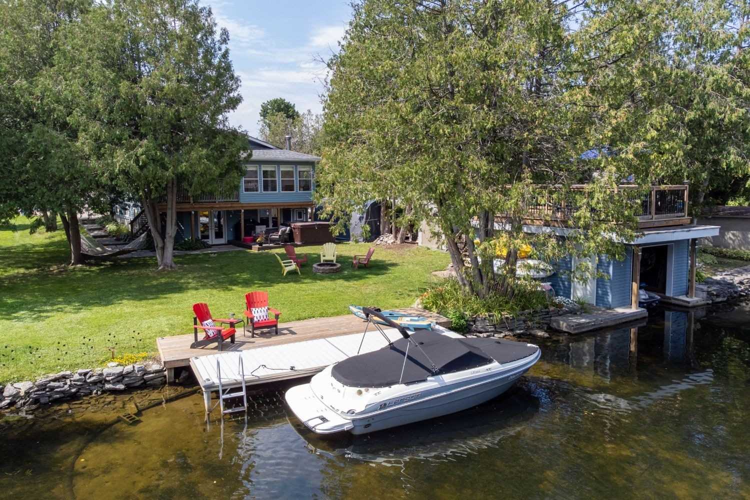 60 River Dr