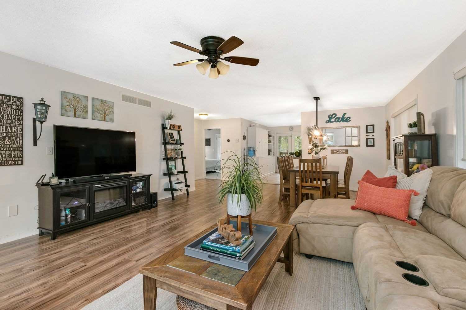 60 River Dr