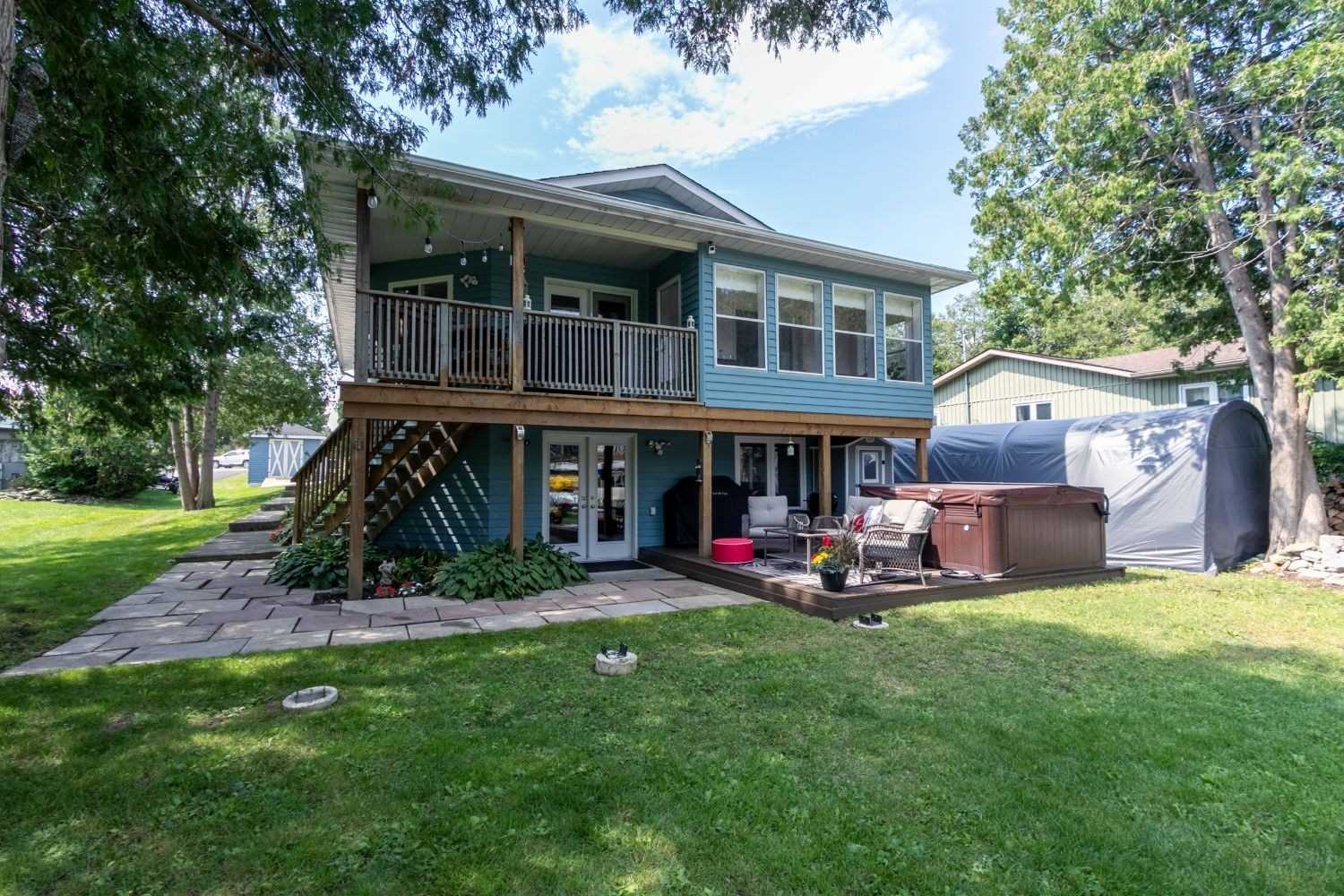 60 River Dr