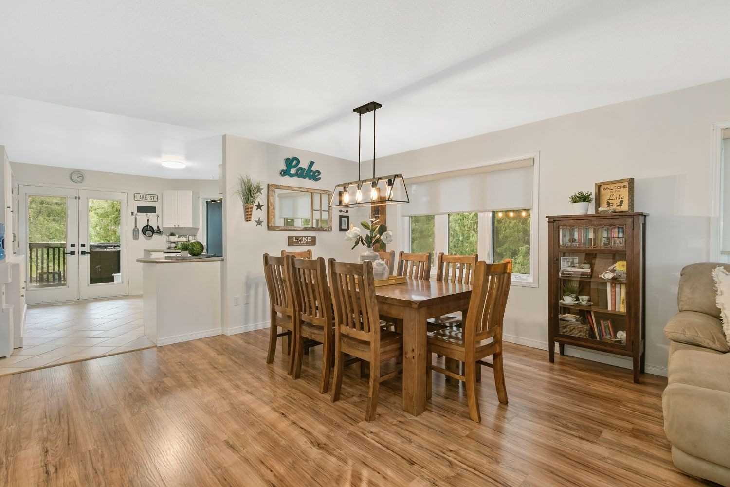 60 River Dr