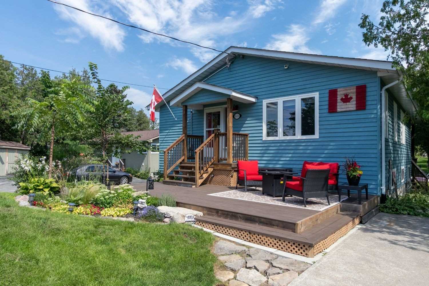 60 River Dr