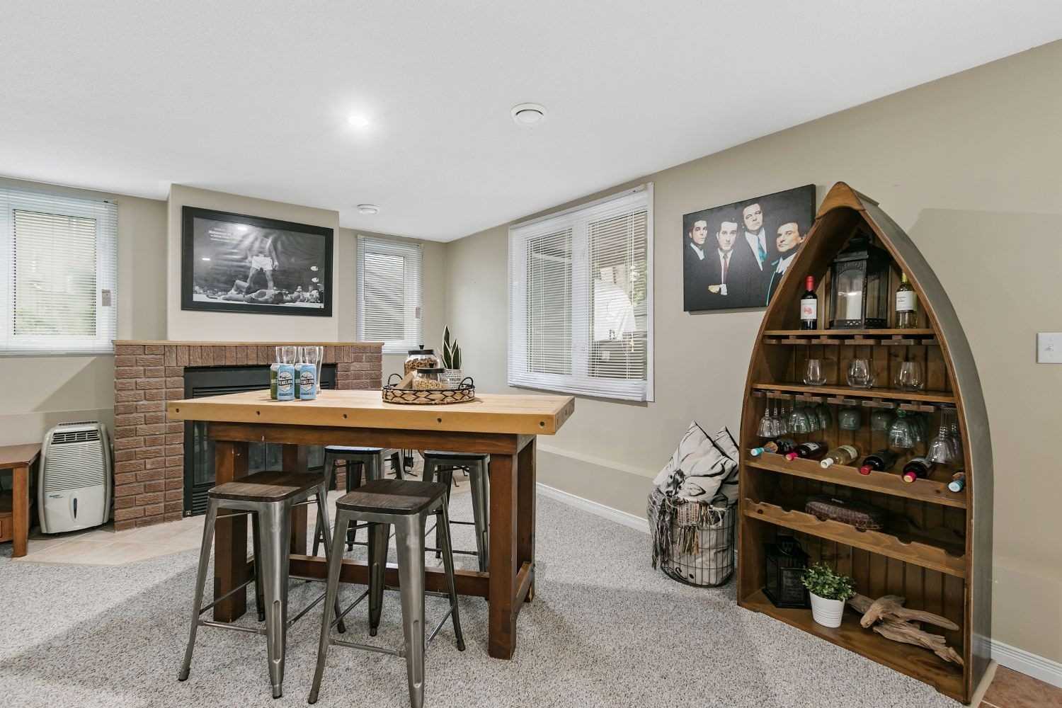 60 River Dr