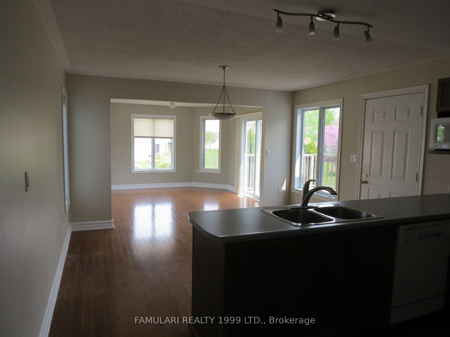 Listing X5985224 - Large Photo # 4