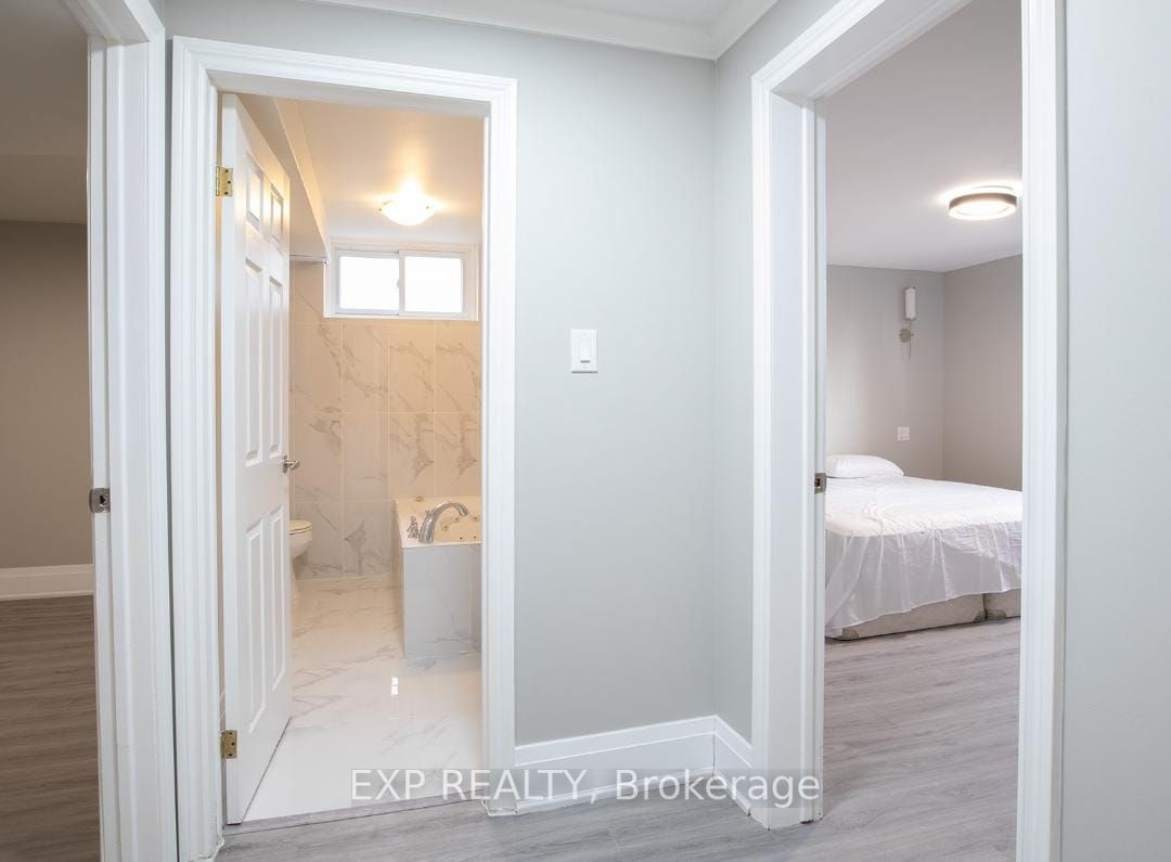 50 Belleville St