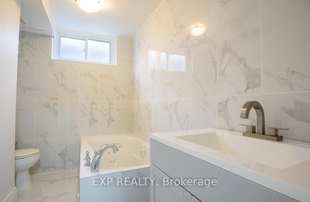 50 Belleville St