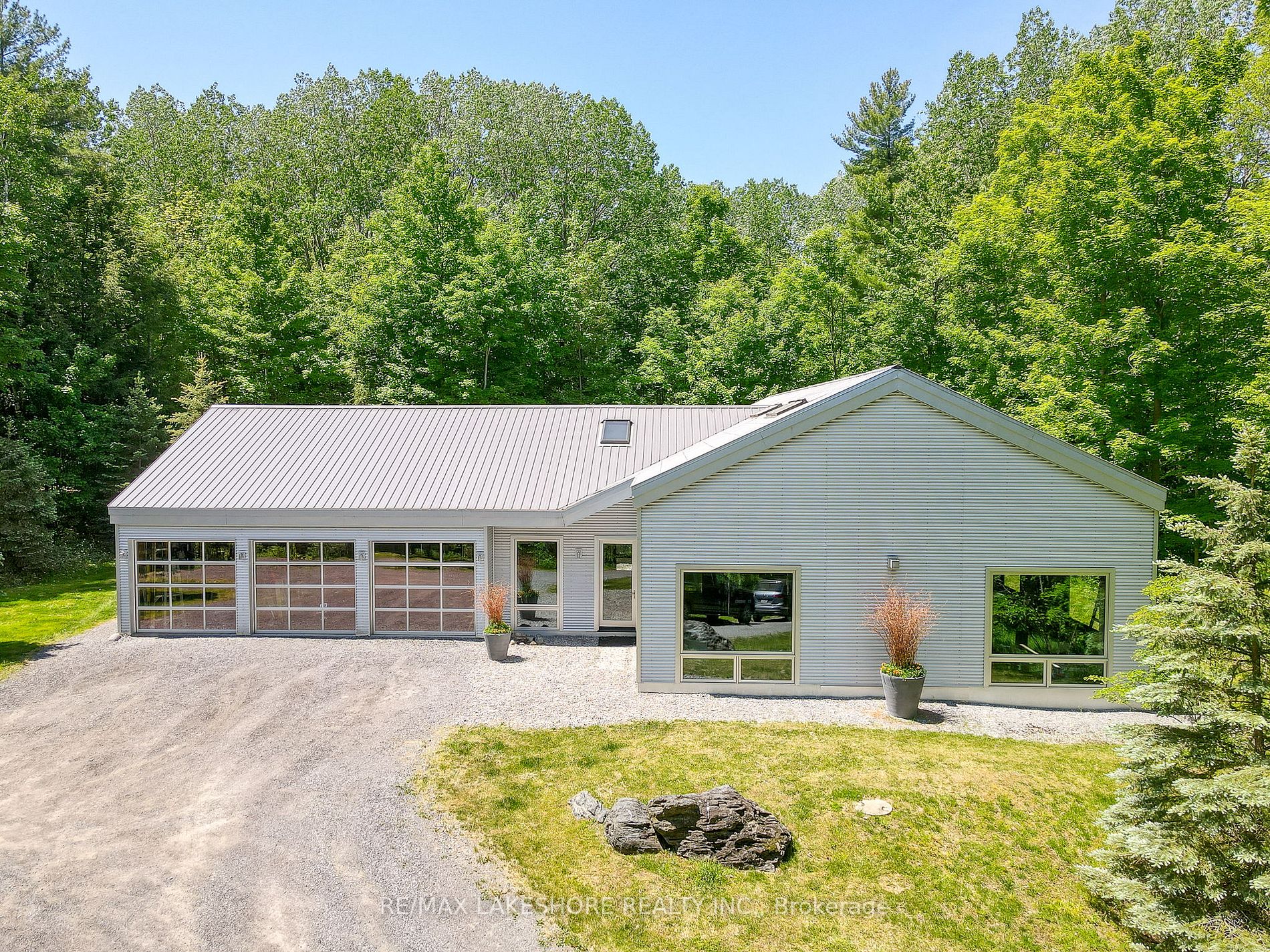 4556 Eagleson Line
