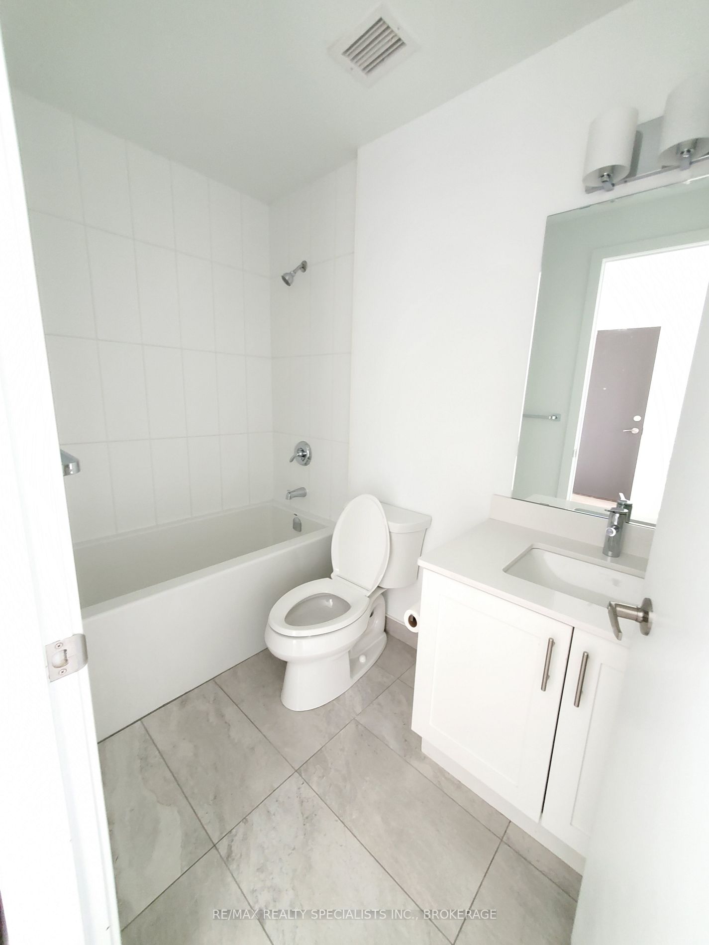 550 North Service Rd, #1407