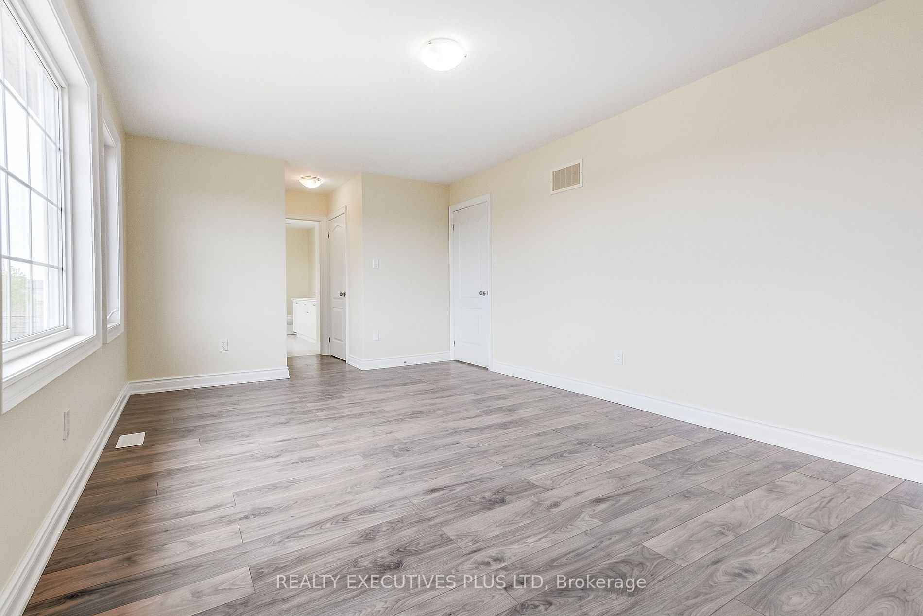 6343 Connor Crescent