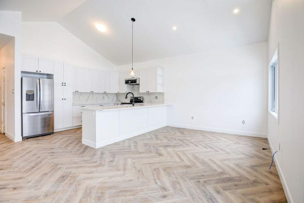 163 Main St W, Southgate