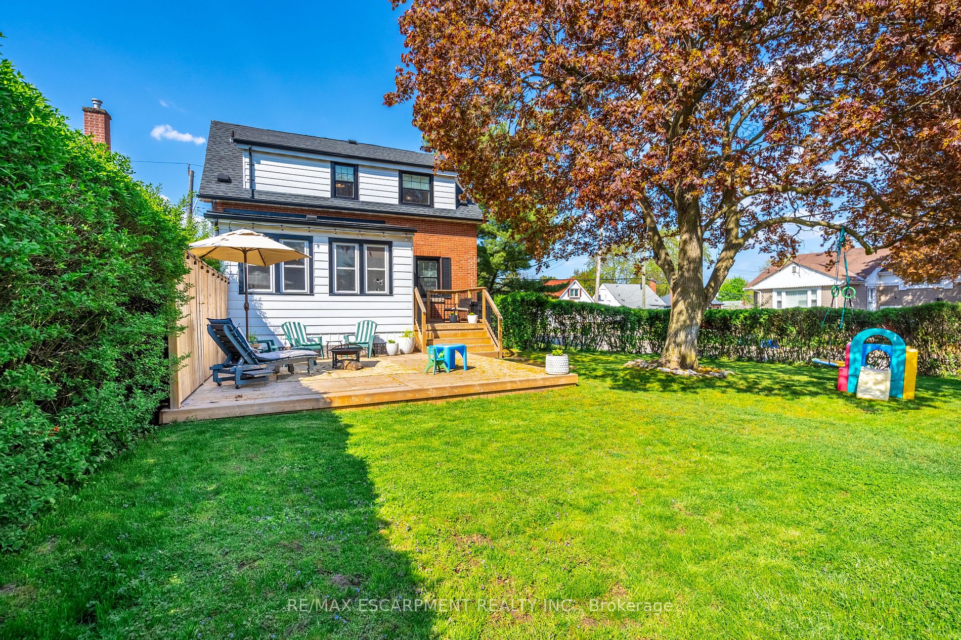 54 Montrose Ave