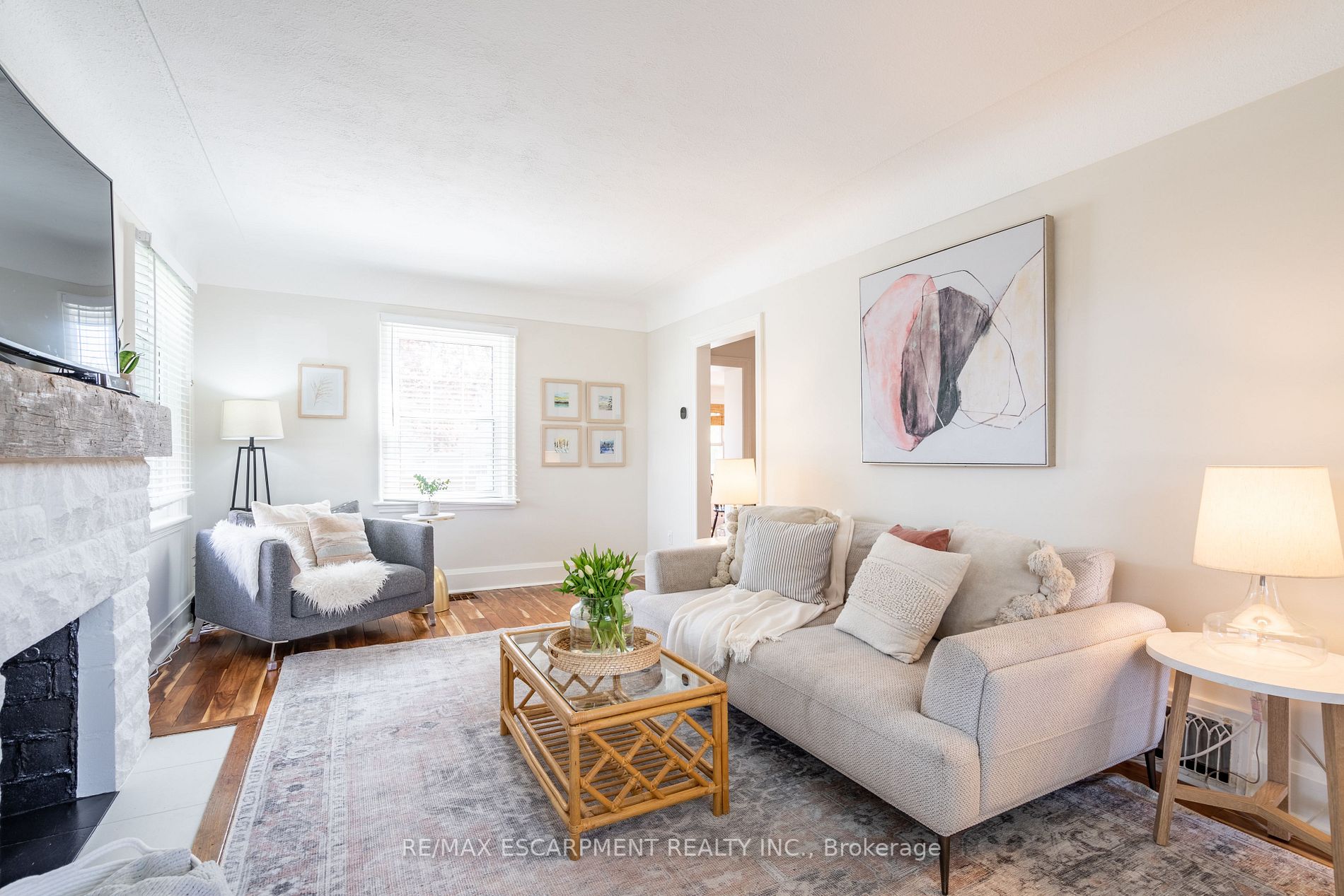 54 Montrose Ave